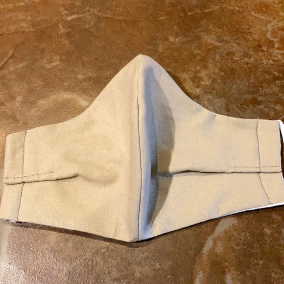 2 Pack Happy Face Masks With Wire - Picture 6 of 8